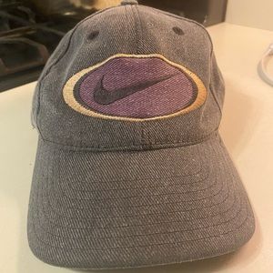 vintage dark grey nike hat